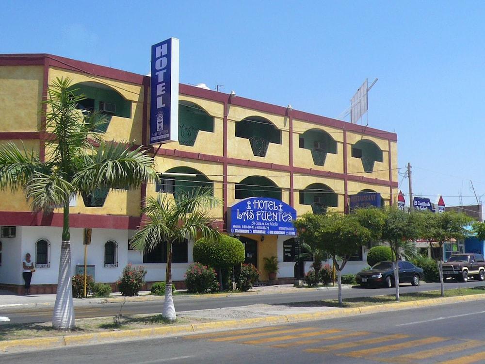 Hotel Las Fuentes Los Mochis Exteriör bild