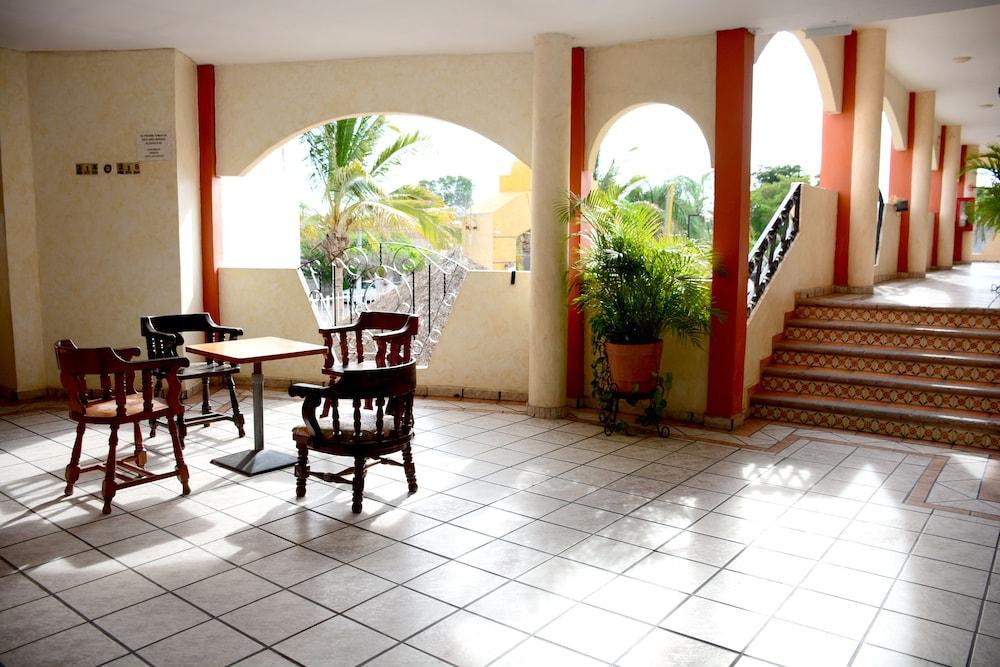 Hotel Las Fuentes Los Mochis Exteriör bild