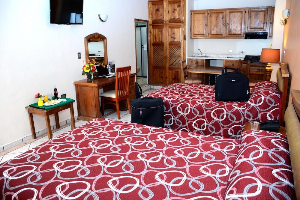 Hotel Las Fuentes Los Mochis Exteriör bild