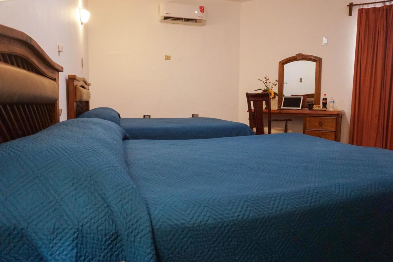 Hotel Las Fuentes Los Mochis Exteriör bild