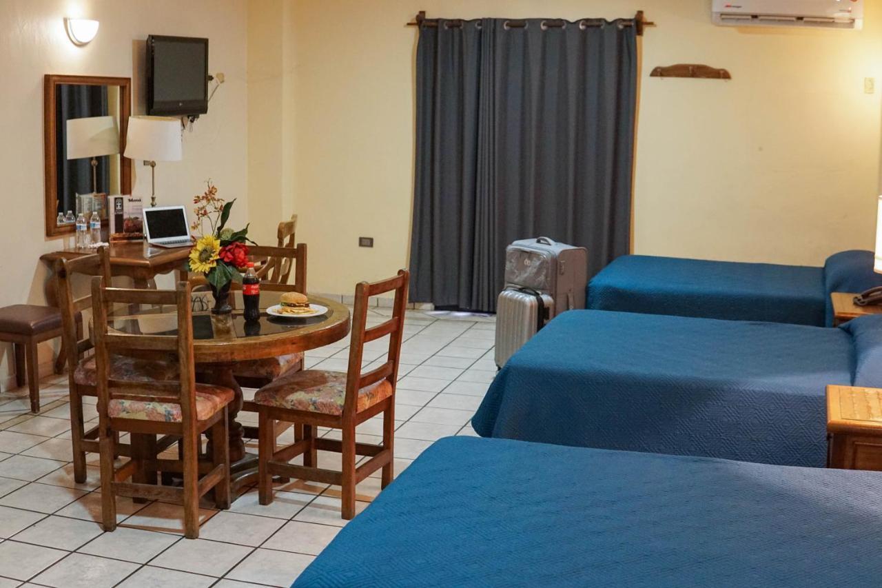 Hotel Las Fuentes Los Mochis Exteriör bild