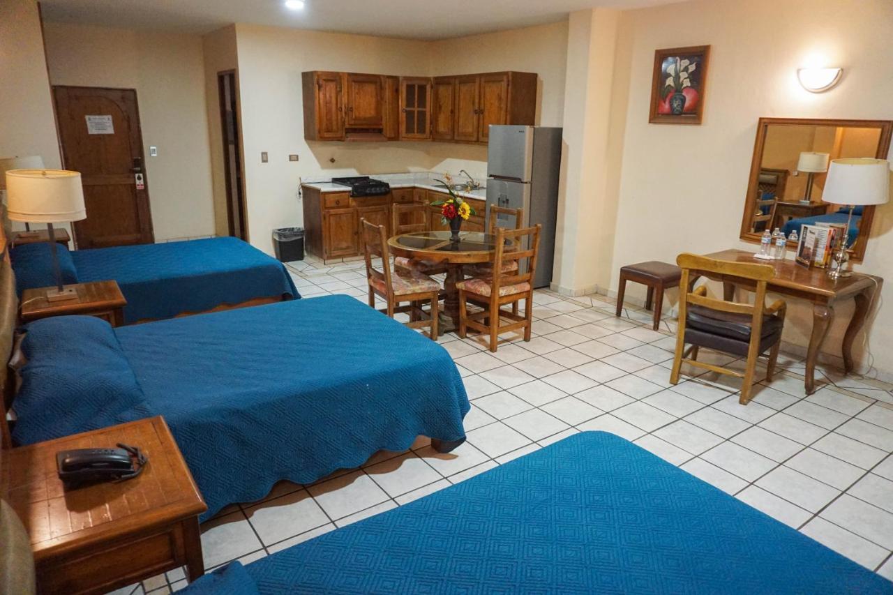 Hotel Las Fuentes Los Mochis Exteriör bild