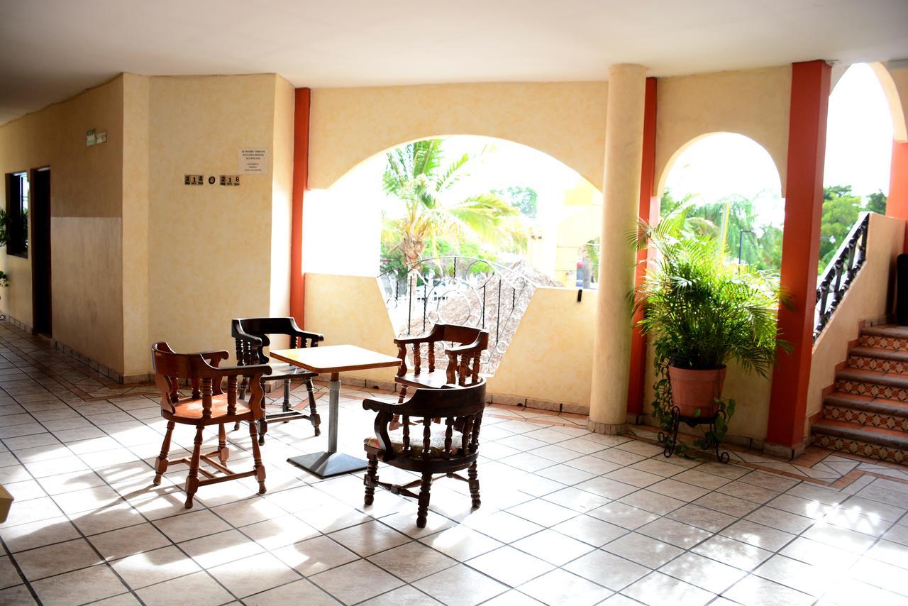 Hotel Las Fuentes Los Mochis Exteriör bild